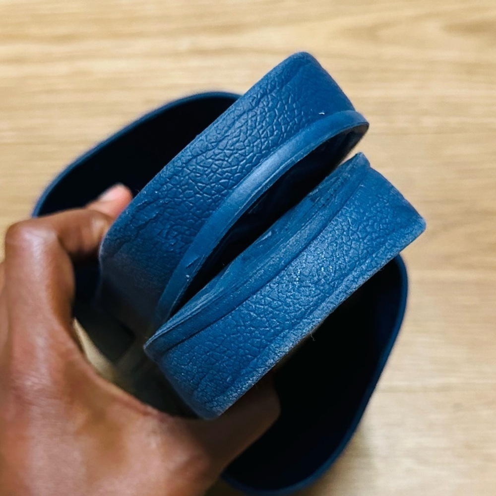 LEVIS Rubber Slide - Picture 6 of 9